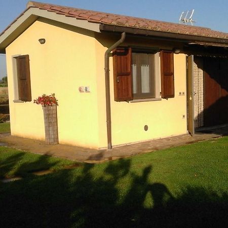 Monolocale Con Giardino Villa Кастильоне дела Пеская Екстериор снимка