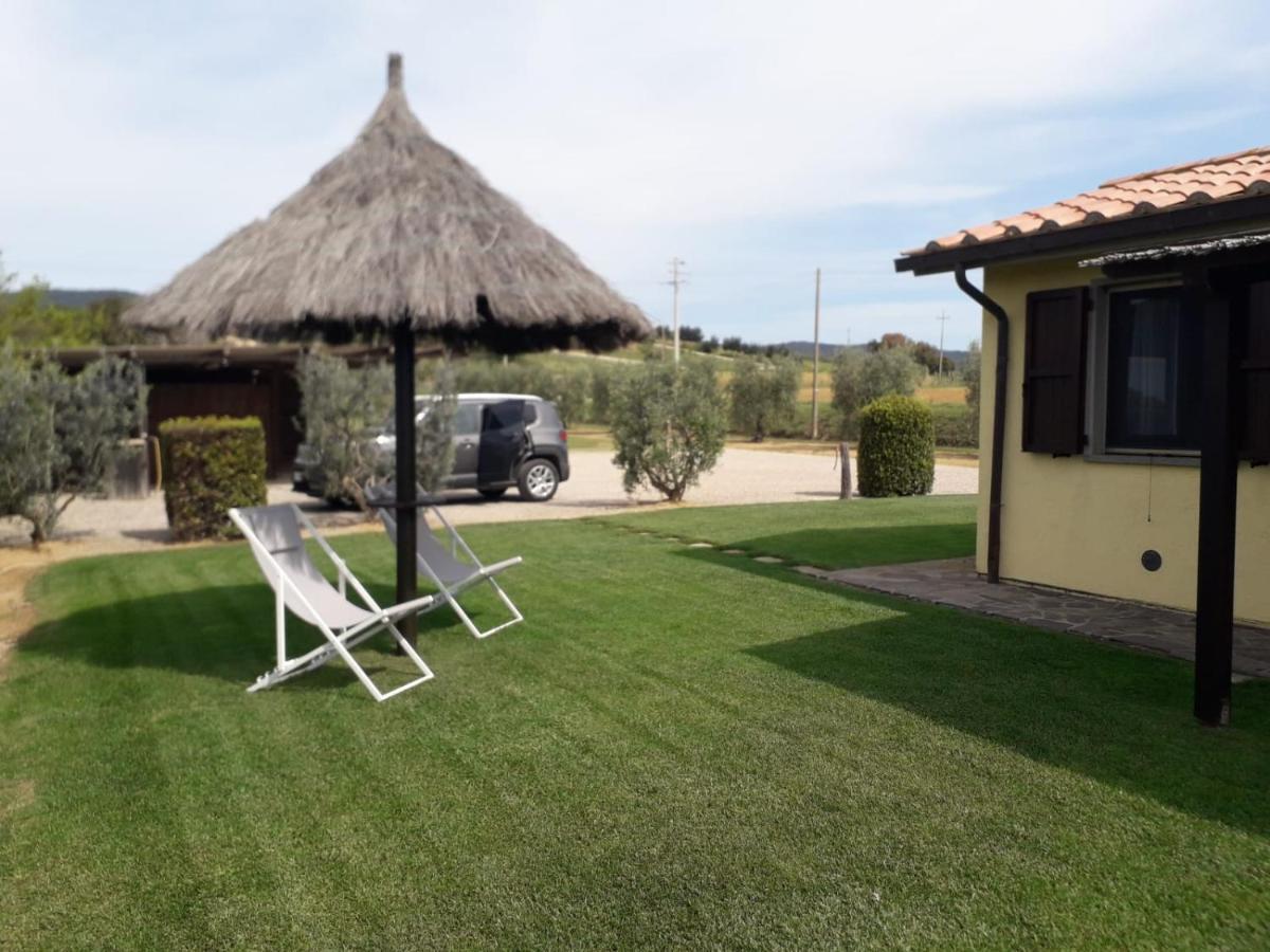 Monolocale Con Giardino Villa Кастильоне дела Пеская Екстериор снимка