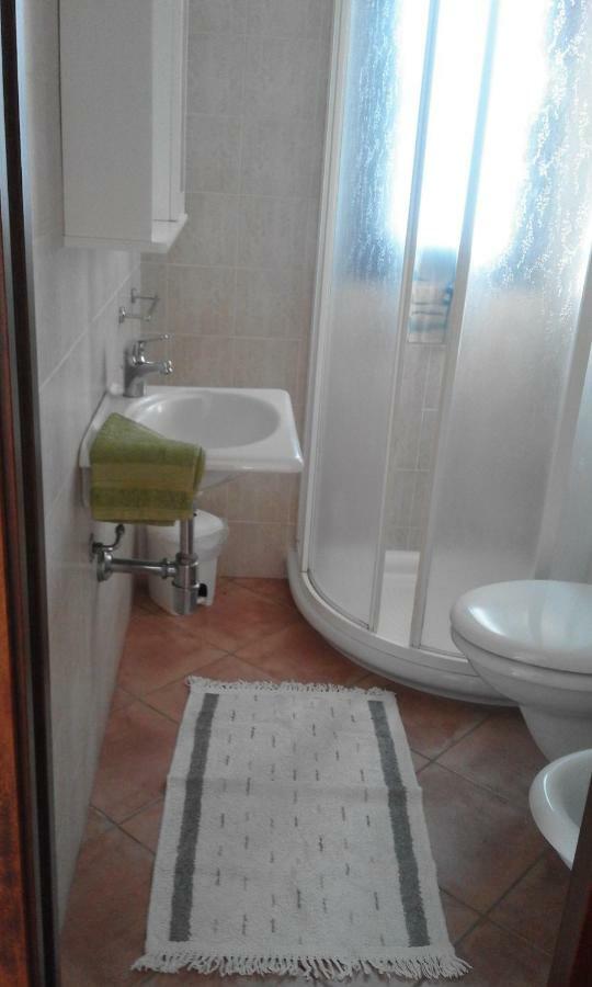 Monolocale Con Giardino Villa Кастильоне дела Пеская Екстериор снимка